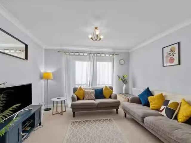 New 3 BR Chandlers Walk