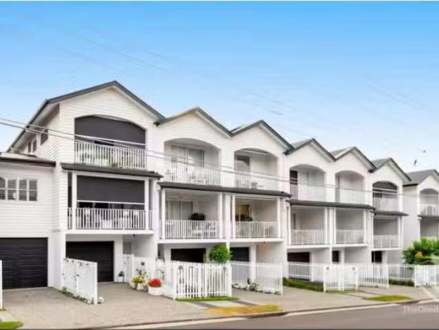 Unique 3 BR ID:21195244/19 Nicklin Street, Coorparoo Townhouse.