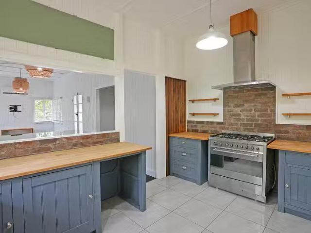 Charming 3 Chubb Street, Belgian Gardens, QLD 4810