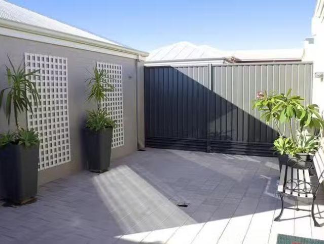 Just in! 3 Cosmia Grove, Jindalee, WA 6036