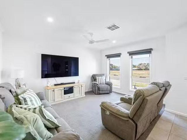 For Rent! 3 Cufari Drive, Red Cliffs, VIC 3496