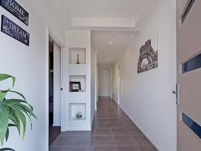 Deal! 3 Hare Street, North Lakes, QLD 4509