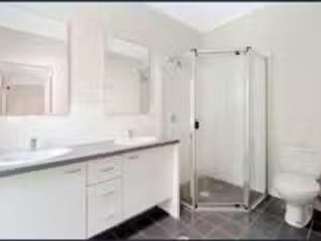 Cozy 3 Mahogany Place, Molendinar, QLD 4214