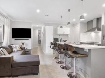 For Rent! 3 Penarie Place, Pakenham VIC 3810 House For Lease