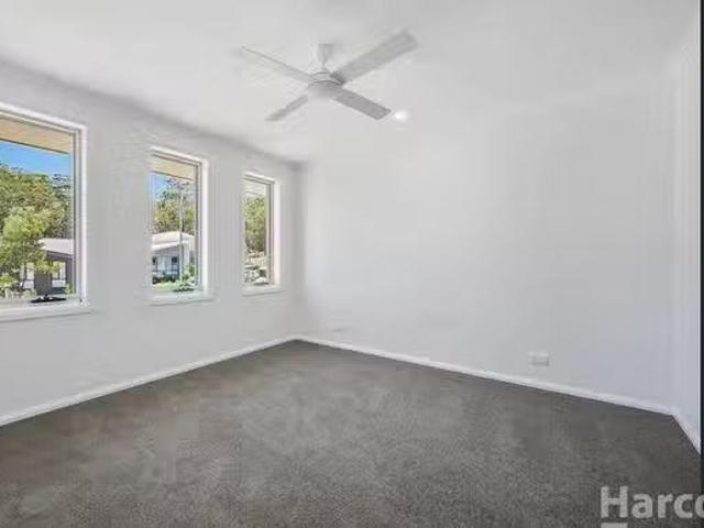 Cozy 3 Strathallan Terrace, Thrumster, NSW 2444