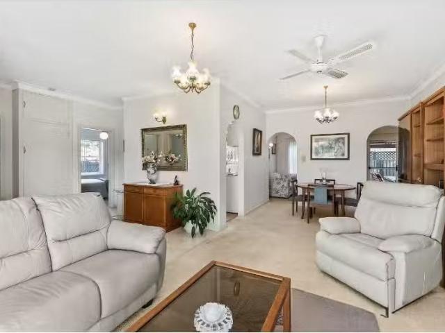 Cheap 3 Stubbs Street, Beverley Park House for rent Listed by.