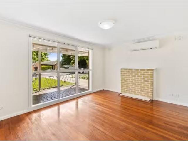 Rental! 3A partinson Street, Watson House for rent Listed by.