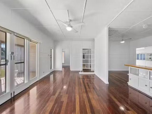 Rental! 104 Ross River Road, Mundingburra, QLD 4812