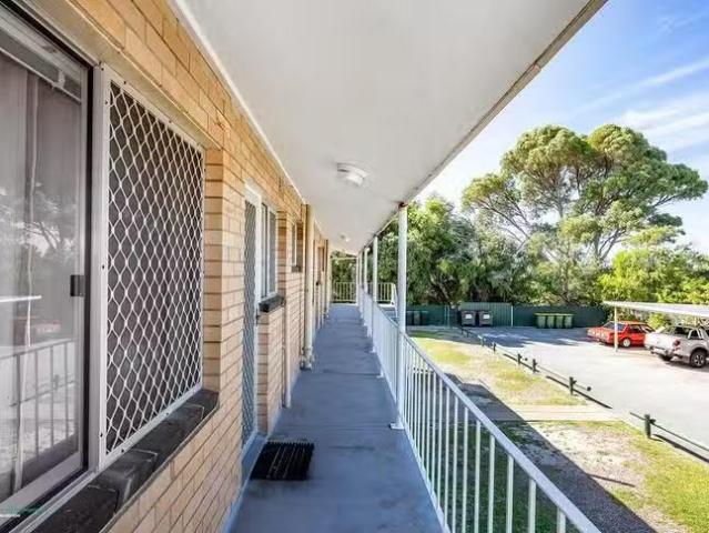 New 10/60 Gloucester Crescent, Shoalwater, WA 6169