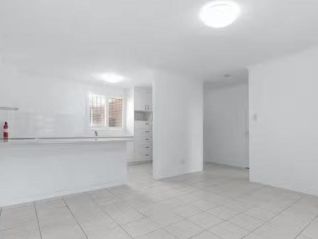Charming 10/8 Cook Street, Yeronga, QLD 4104