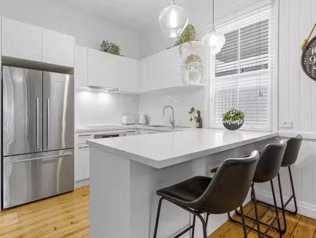 Deal! 100 Ryan Street, West End, QLD 4101
