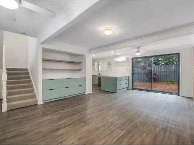 Charming 10/122 Pacific Drive, Port Macquarie House for rent.