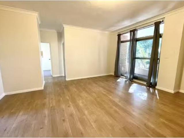 Just in! 10/12 16 Paine Street, Kogarah Apartment for rent Li.