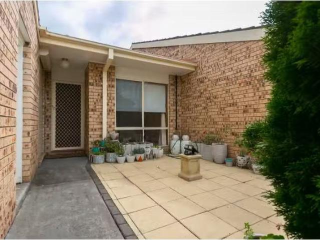 Cheap 10/146 Ellerston Avenue, Isabella Plains Townhouse for r.