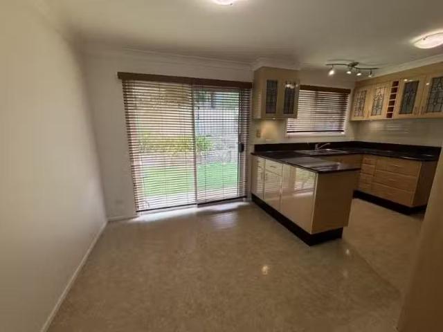 Charming 10/157 Carthage Street, TAMWORTH Apartment for rent.