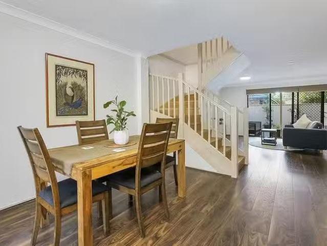 For Rent! 10/164 Albany Street, Point Frederick, NSW 2250