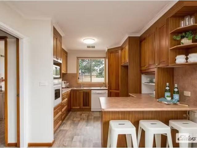 Nice 1036 Calimo Street, North Albury House for rent Listed b.