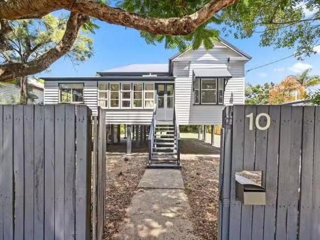 Cheap 10 Charles Street, Pialba, QLD 4655