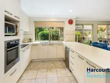 Nice 10 Deborah Place, Westlake, QLD 4074