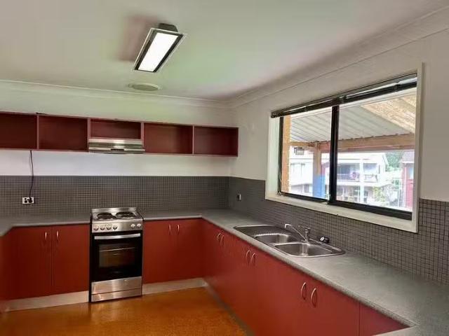 Just in! 10 Dutton Crescent, Coffs Harbour, NSW 2450