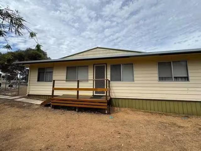 Rental! 10 Flinders Avenue, Coffin Bay, SA 5607