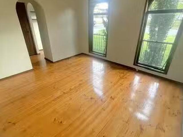 Rental! 10 Harrow Road, Glenfield, NSW 2167
