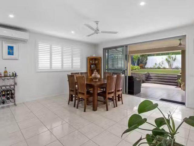 Cozy 10 Ian Street, THORNESIDE, QLD 4158 House for Rent