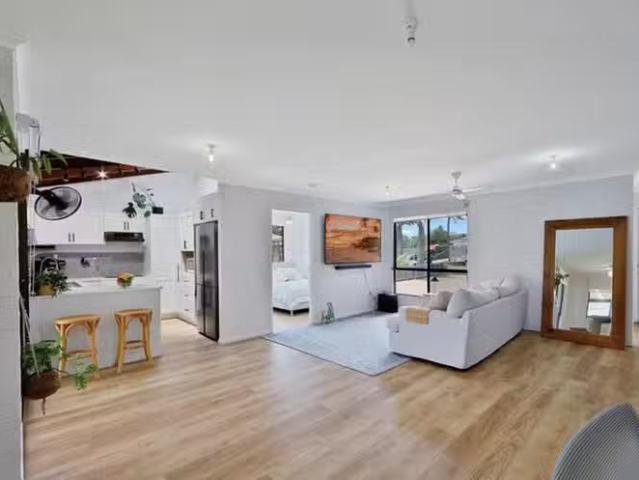 Just in! 10 Mokera Street, Coral Cove, QLD 4670