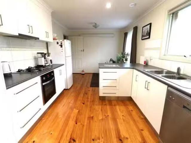 For Rent! 10 Mahoney Avenue, Mount Gambier, SA 5290