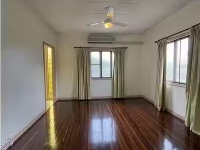 Rental! 10 Martin Street, Park Avenue, QLD 4701
