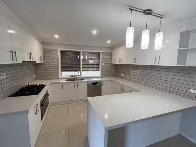 Charming 10 Rebecca Court, Cranbourne North, VIC 3977