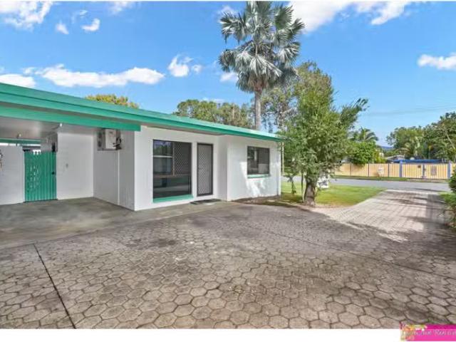 Cheap 1/14 Jacaranda Street, Holloways Beach, QLD 4878