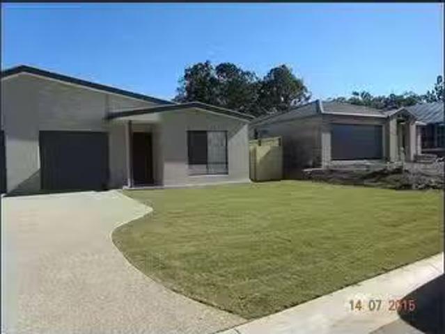 Charming 1/15 Appian Way, Loganlea, QLD 4131