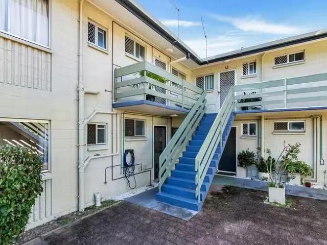 Charming 1/15 Pioneer Street, Manoora, QLD 4870