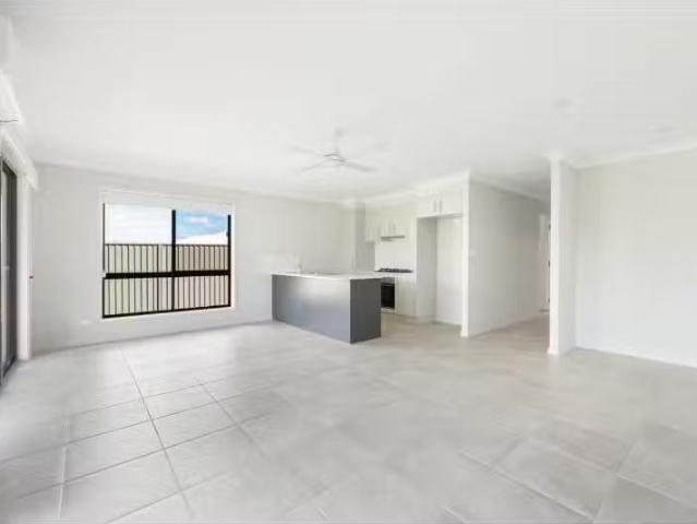 Cheap 1/15 Wattle St, Kootingal House for rent Listed by Isab.
