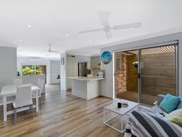 Charming 1/16 Kings Avenue, Terrigal, NSW 2260