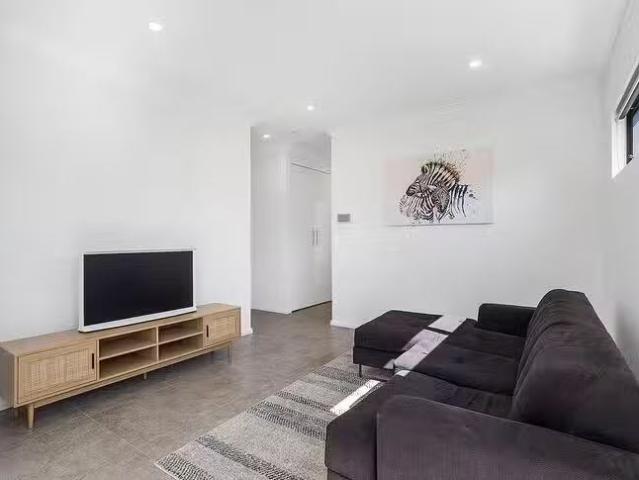 Cozy 1/178 Surrey Road, Rivervale, WA 6103