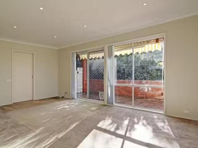Cozy 1/17 Ian Bruce Crescent, Balgownie, NSW 2519