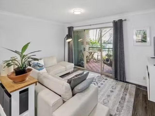 Nice 1/17 Rise Street, Mount Gravatt East, QLD 4122