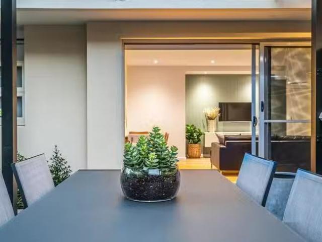 For Rent! 1/18 Moseley Street, Glenelg, SA 5045
