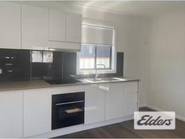 Deal! 118a Wilkinson Avenue, Birmingham Gardens House for rent.