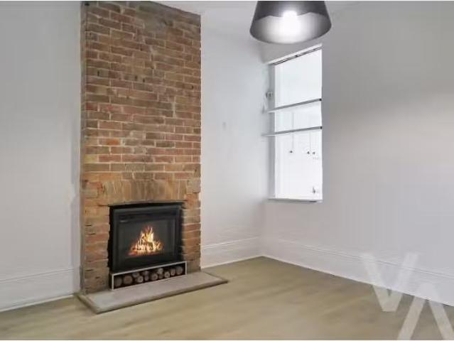 For Rent! 119 Bruce Street, Cooks Hill Townhouse for rent Lis.