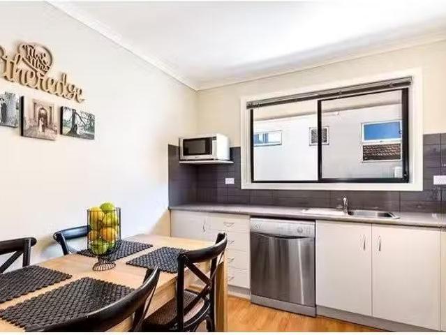 Cozy 11/9 Churchill Avenue, Maidstone VIC 3012