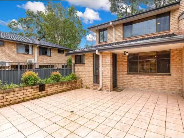 Cheap 11/110 Crimea Road, Marsfield Townhouse for rent Listed.