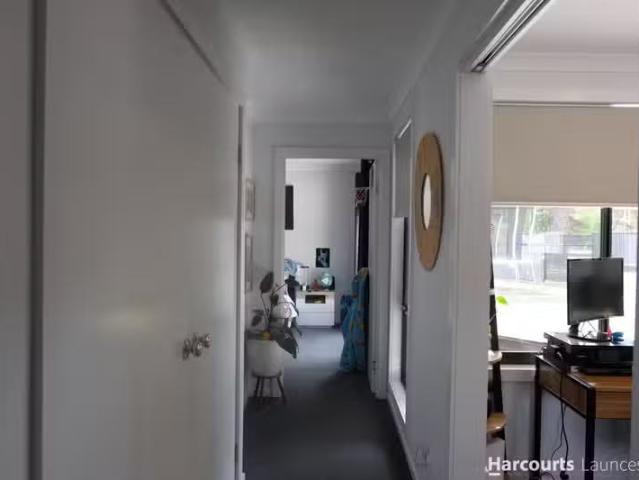 Charming 11/16 Barton Street, MOWBRAY, TAS 7248 House for Rent