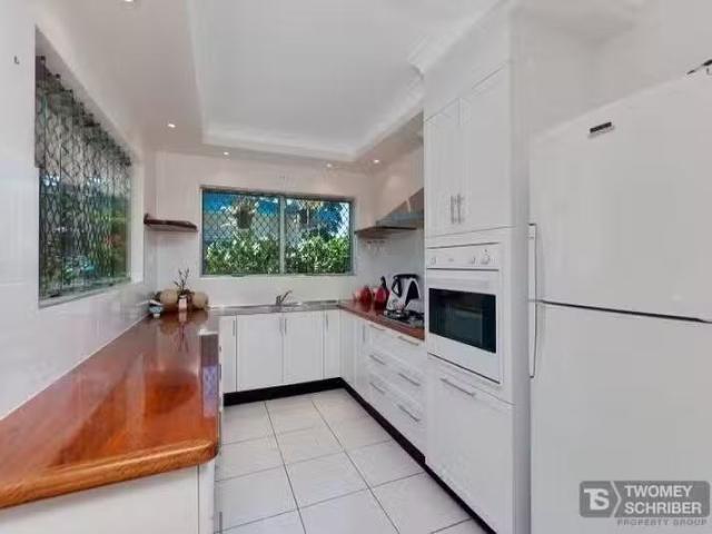Rental! 1/123 Greenslopes Street, Edge Hill, QLD 4870