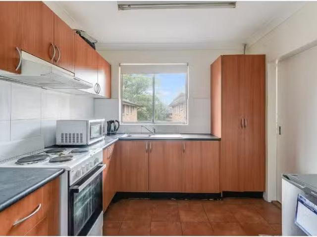 Charming 11/21 Lachlan St, WARWICK FARM Apartment for rent Li.