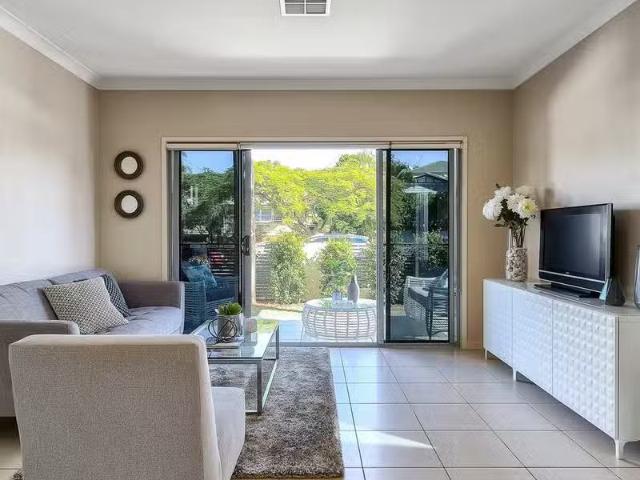 Nice 1/12 Olivia Street, Northgate QLD 4013