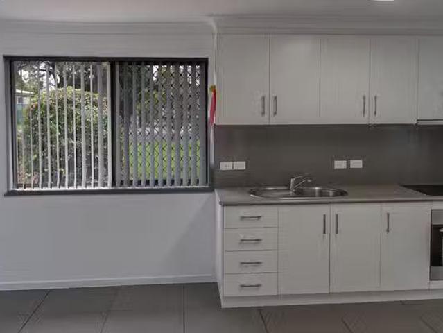 Charming 1/12 Ellis Street, Wilsonton, QLD 4350