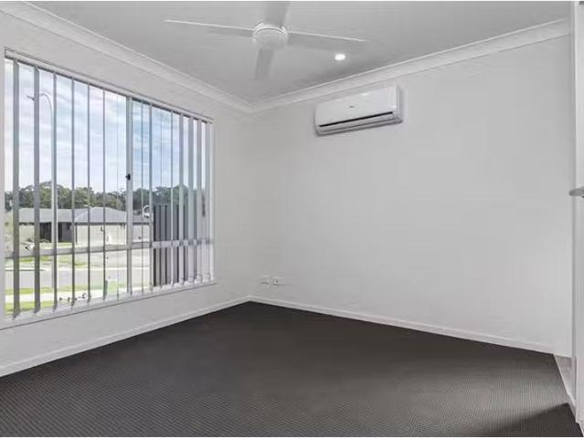 Rental! 1/12 Parkham Street, Thornton Townhouse for rent List.